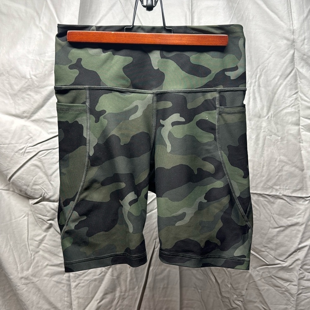 Old Navy Active Camo Biker Shorts